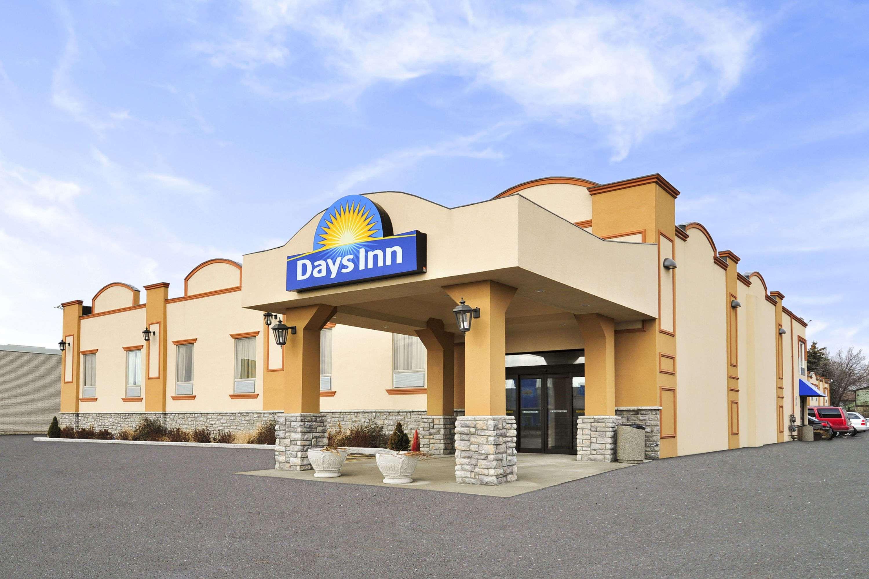 Days Inn By Wyndham Brampton Exterior foto